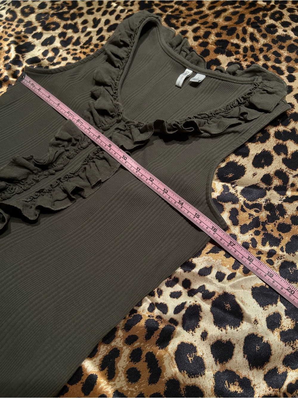 ❌SOLD❌CATO Olive Green Ribbed Ruffle V-Neck Tank Top - Picture 5 of 6